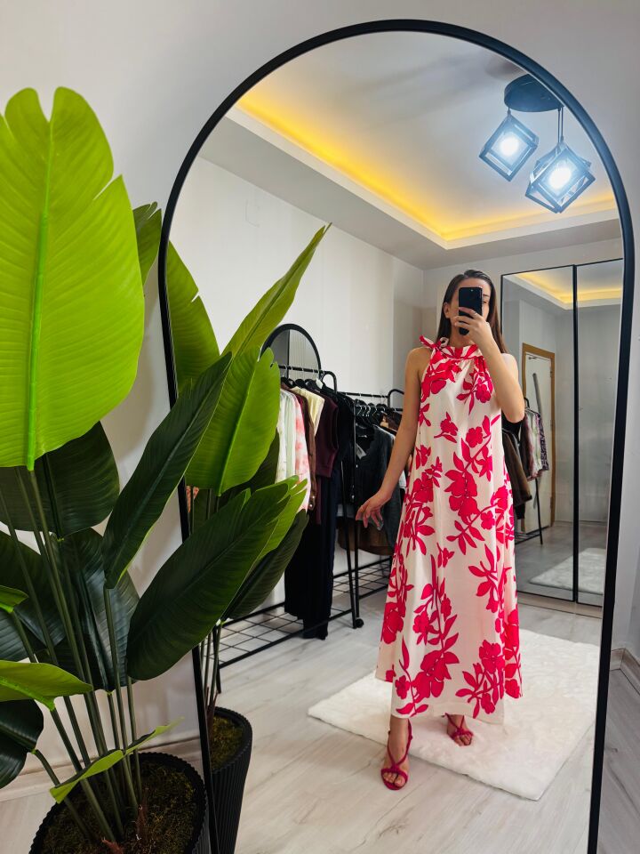 YAPRAK DESENLİ ELBİSE