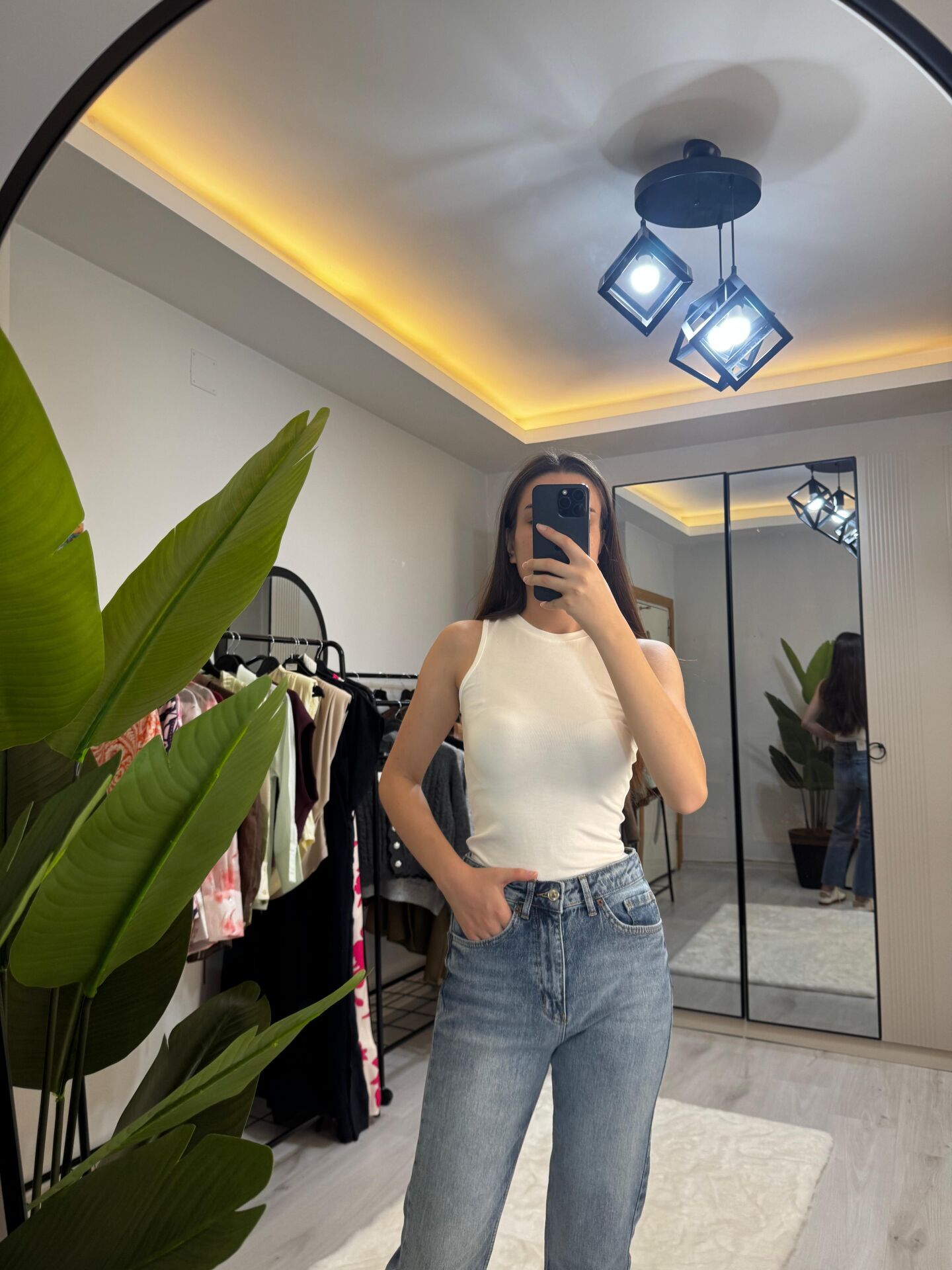 BEYAZ KALIN ASKILI BLUZ