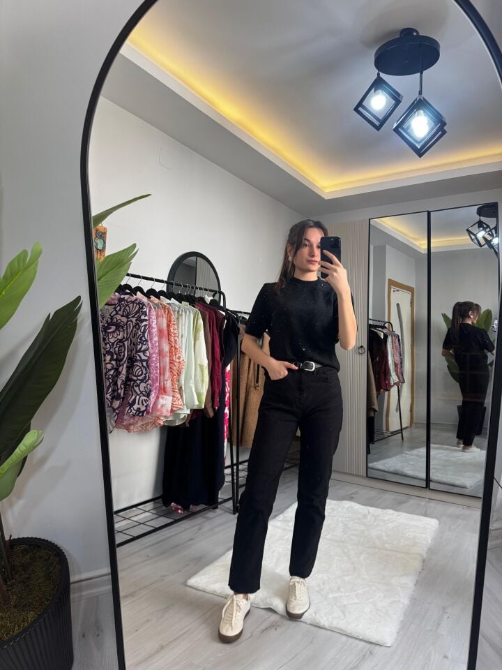 SİYAH KESİK PAÇA JEAN