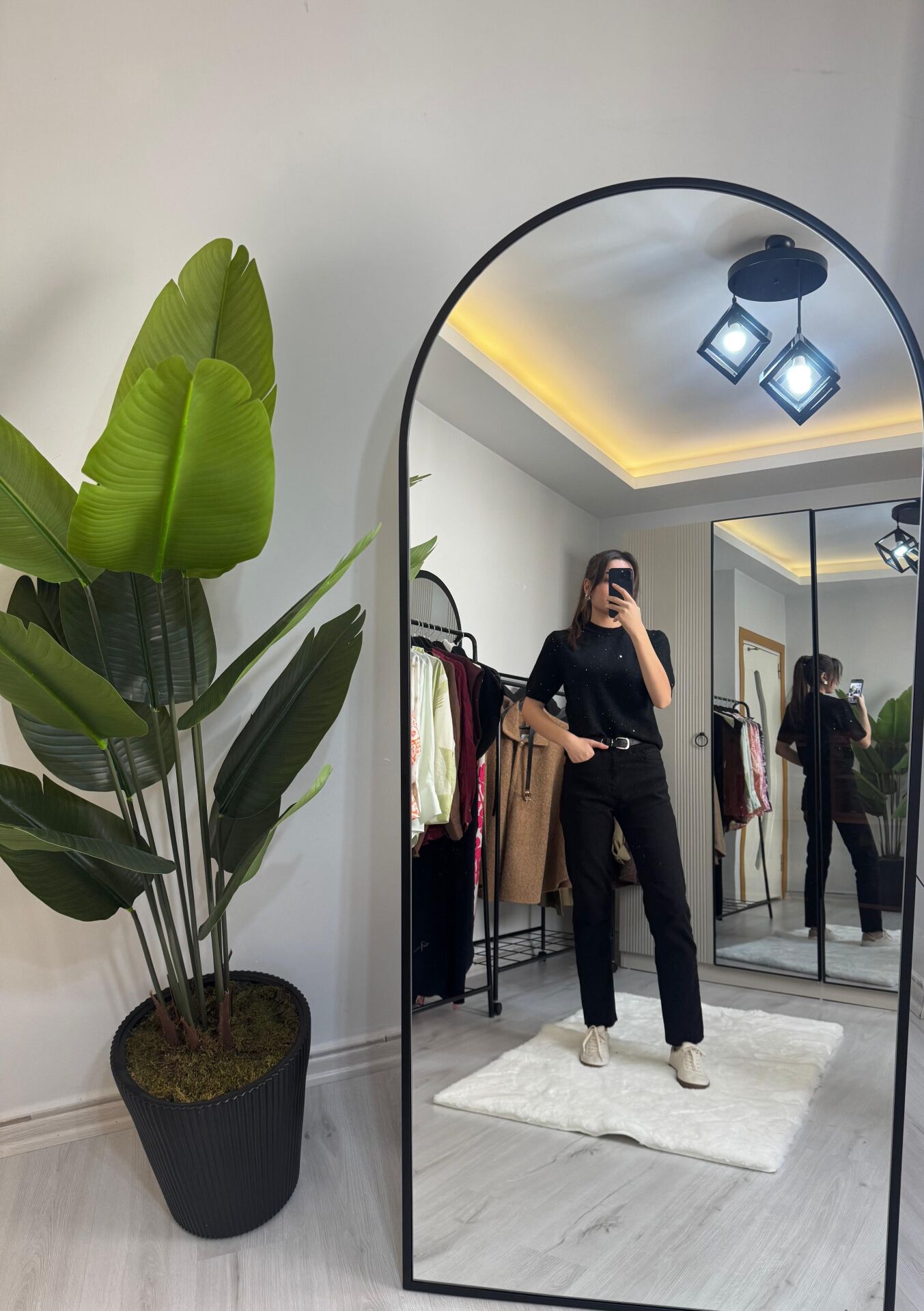 SİYAH KESİK PAÇA JEAN