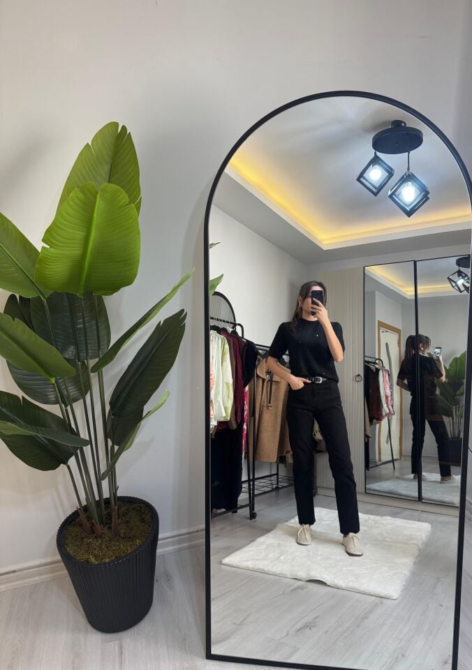 SİYAH KESİK PAÇA JEAN