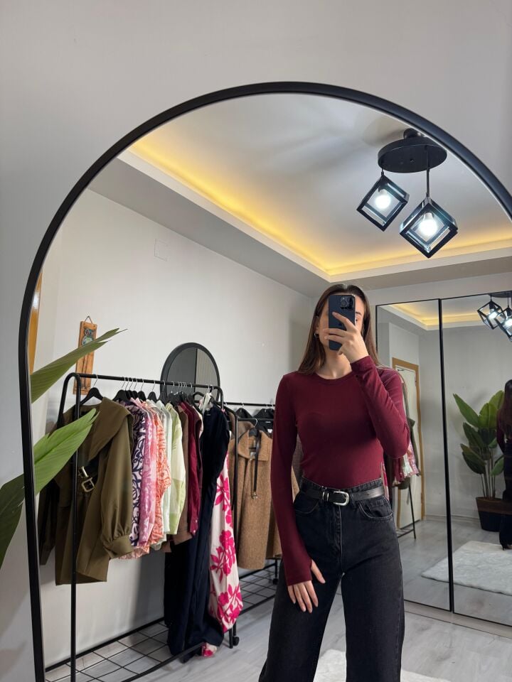 BORDO RENGİ PARMAK GEÇMELİ BODY