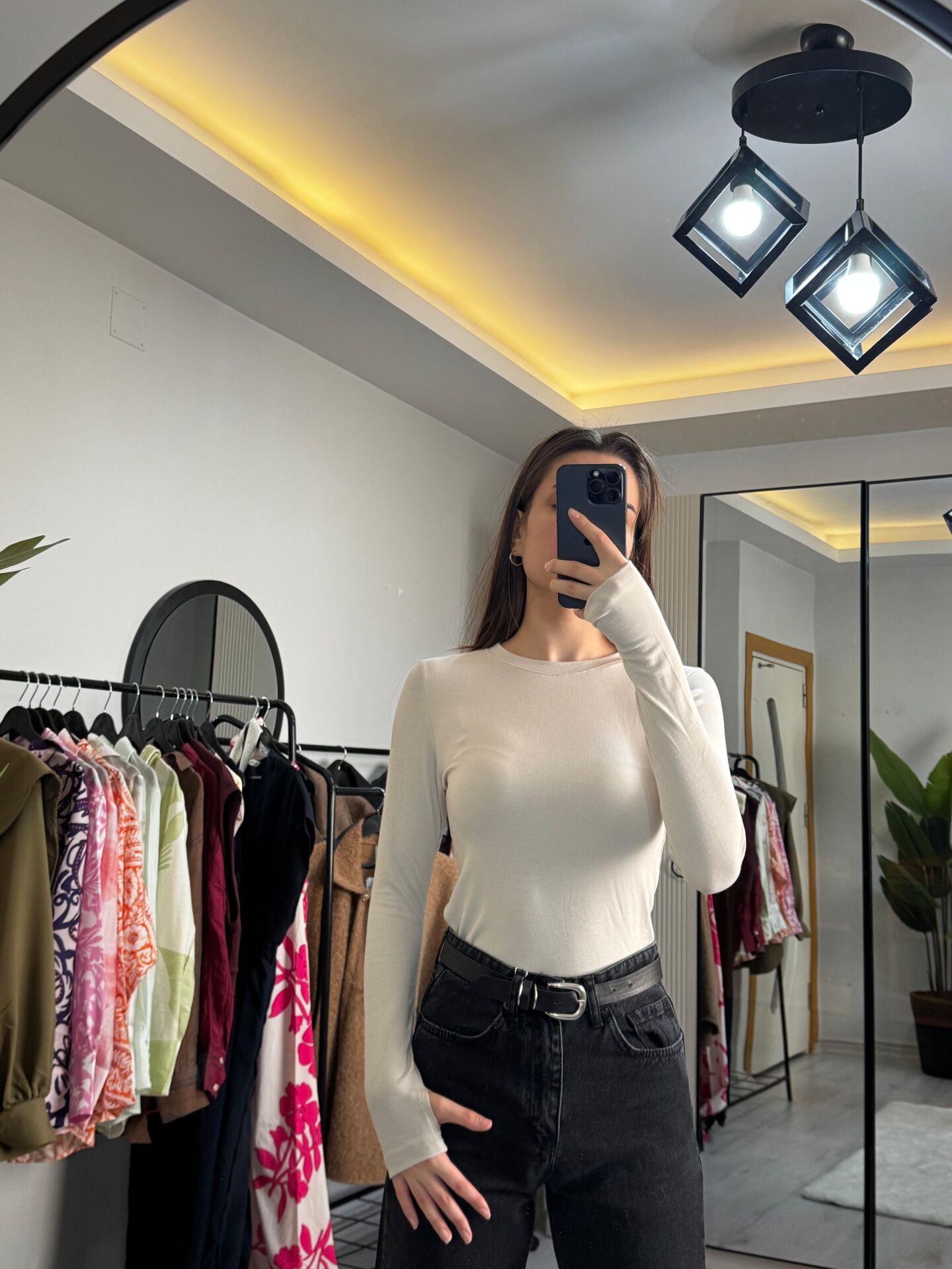 KREM RENGİ PARMAK GEÇMELİ BODY