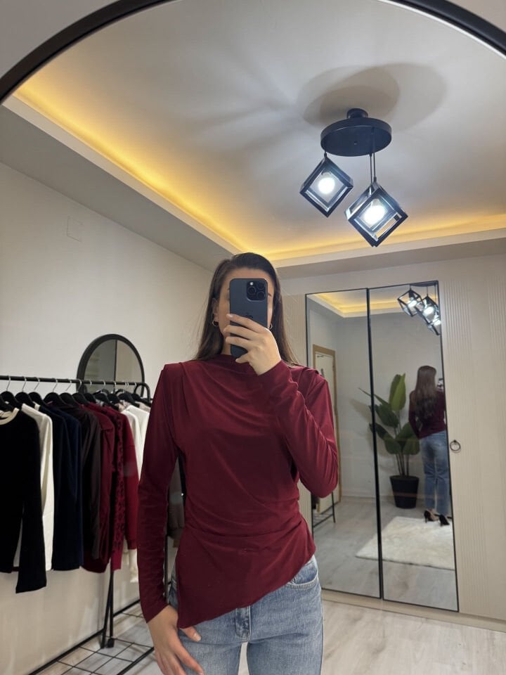 VATKA DETAYLI BLUZ